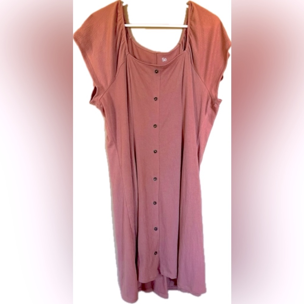 SO dress with buttons down the front. New without tags. Women’s size XXL